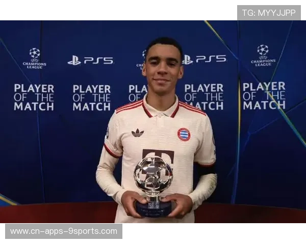 穆西亚拉连过两人后禁区内分球：一脚撬动战局的艺术